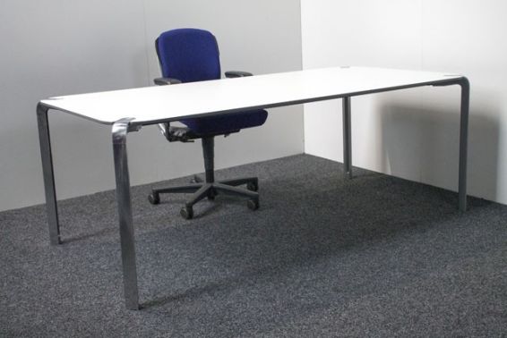 Design tafel Ahrend 315