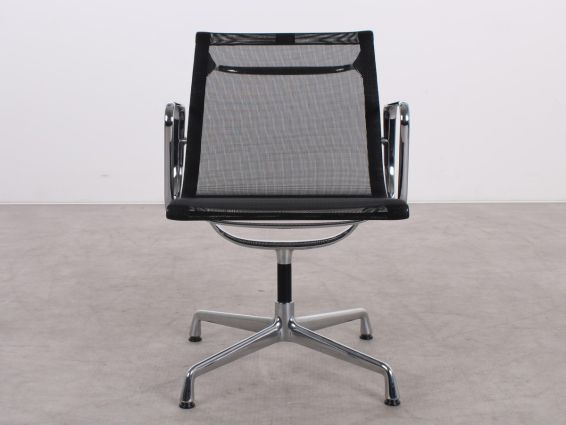 Vitra Aluminium Chair EA108 1