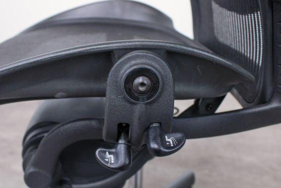 Bureaustoel Herman Miller Aeron Graphite10