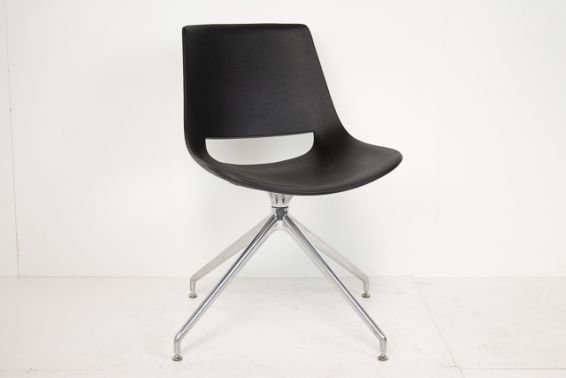 Tweedehands design stoel Arper Palm zwart