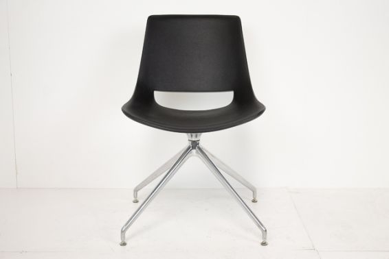 Tweedehands kunststof stoel Arper Palm