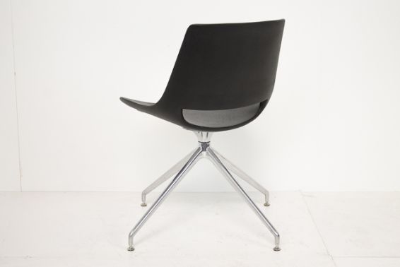 Tweedehands design stoel Arper Palm