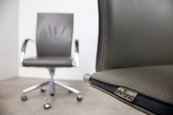 Leren design stoel Ahrend 350 10