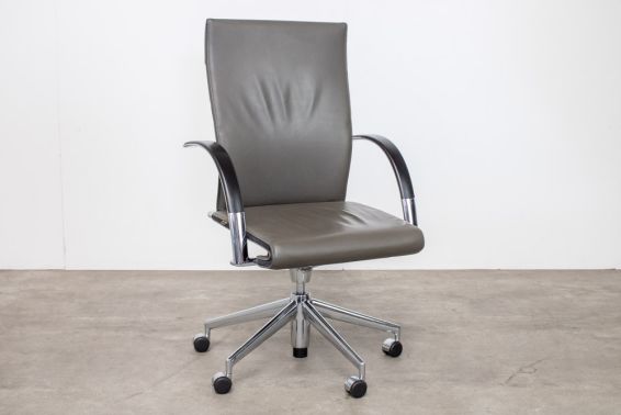 Leren design stoel Ahrend 350 1