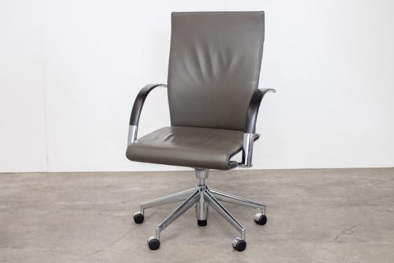 Leren design stoel Ahrend 350 3