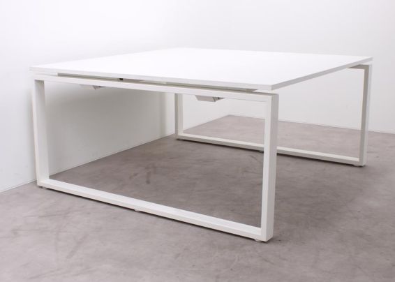 Vergadertafel MR, met nieuw blad naar keuze1