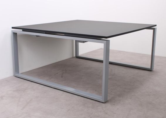 Vergadertafel MR, met nieuw blad naar keuze