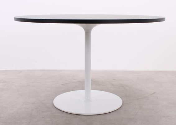 Ronde tafel Arper Dizzie1