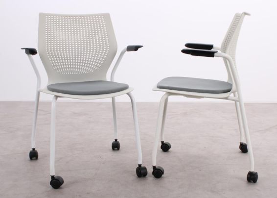 Stoel MultiGeneration by Knoll™