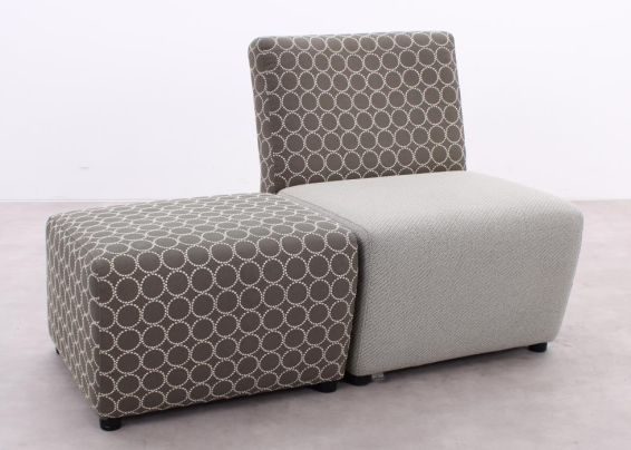 Fauteuil met hocker Ahrend Mileto1