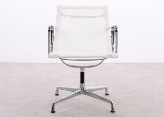Vitra Aluminium Chair EA108 1