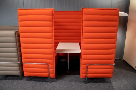 Overlegplek Vitra Alcove High Back