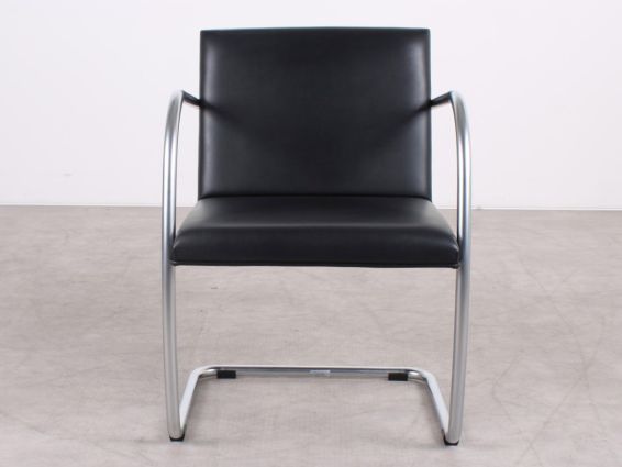 Leren design stoel Knoll Brno1