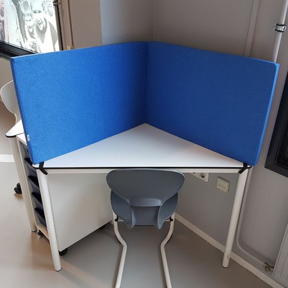 Akoestisch driehoeks concentratiescherm NG