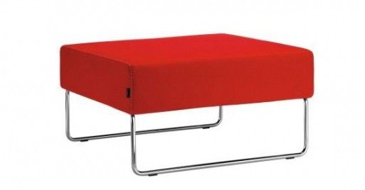 Zitelement / wachtkamerbank Pedrali Host zonder rug in de kleur rood