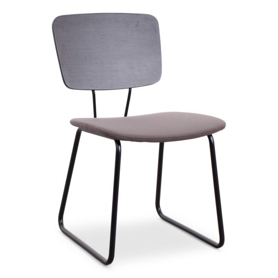 Stoel power 4 poots frame met rug in laminaat en gestoffeerde zitting.