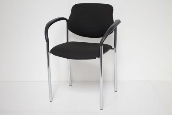 Stoel STYL/P met chroom frame en armleggers