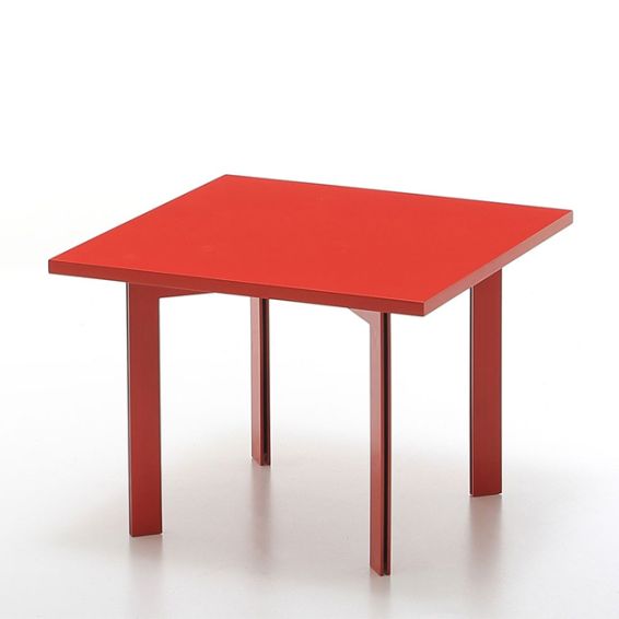Tafel Exchange met een rood gelakt blad