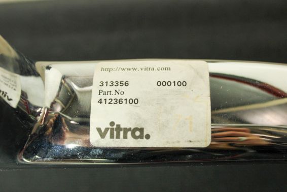 Aluminium Chair Vitra EA108 merk1