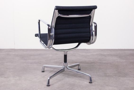 Aluminium Chair Vitra EA108 achter
