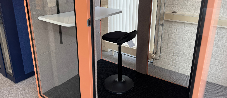 Wat is een ergonomische kantoorkruk en wanneer gebruik je die?