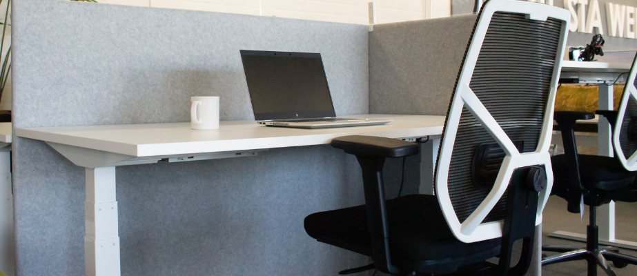 Welke bureaustoelen zijn geschikt voor lange mensen?