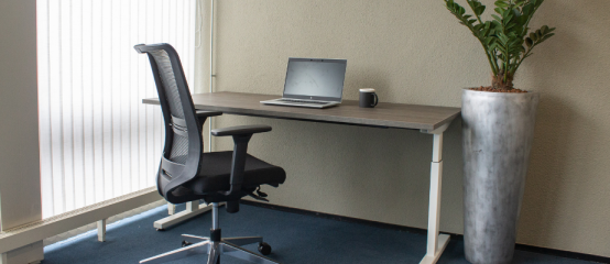 Wat is het beste zit-sta bureau voor kantoor of thuis?