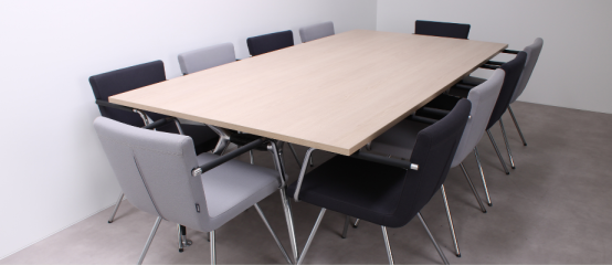 Is een tweedehands vergadertafel geschikt voor intensief dagelijks gebruik?